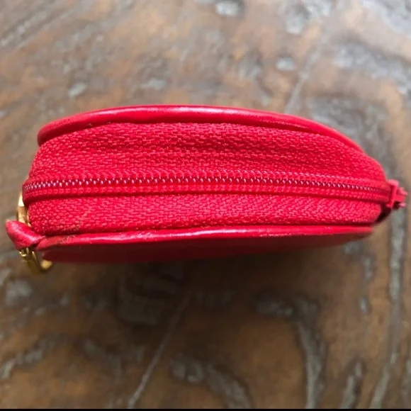 Heart-shaped purse charm/key ring that is a tiny little coin purse itself - Picture 3 of 7